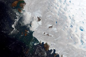 Ola de calor acelera el deshielo en Groenlandia