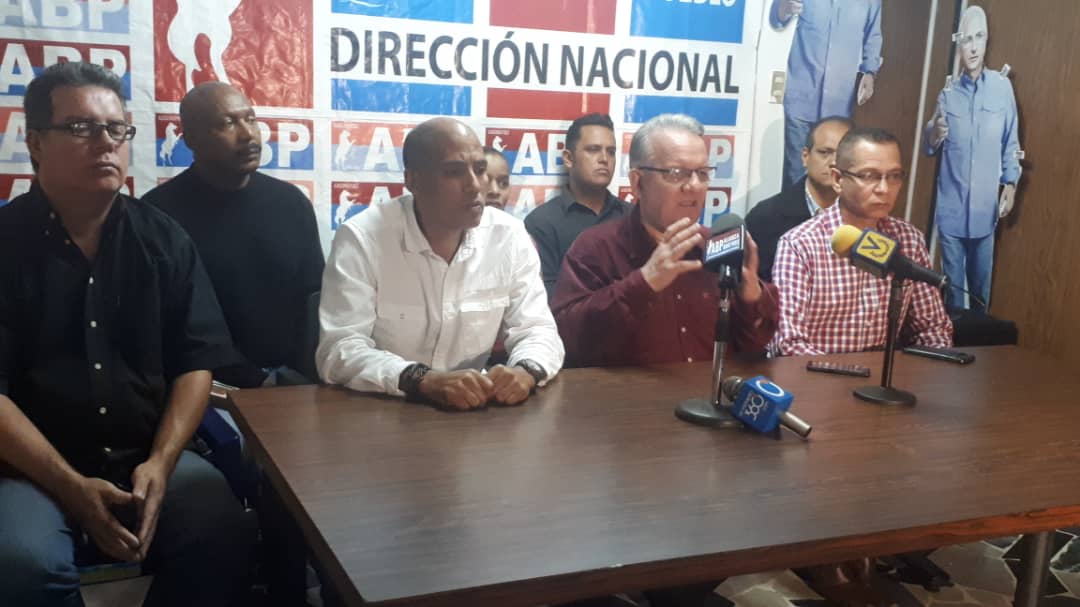 Edwin Luzardo: Respaldamos a Guaidó para avanzar, no para retroceder