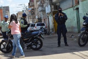Fuerzas del régimen desalojaron a comerciantes informales de El Manteco