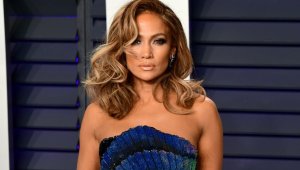Jennifer Lopez y el vestuario que casi revienta por su enorme trasero