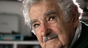 El expresidente uruguayo José Mujica anunció que tiene un tumor en el esófago