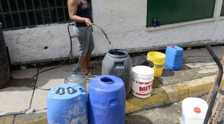 En Los Naranjos llevan más de una semana sin recibir una gota de agua #30Sep