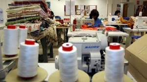 #EscombrosDeMaduro Producción de la industria del vestido cae 80% en el país