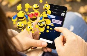 Las personas que usan emojis en sus mensajes tienen más sexo