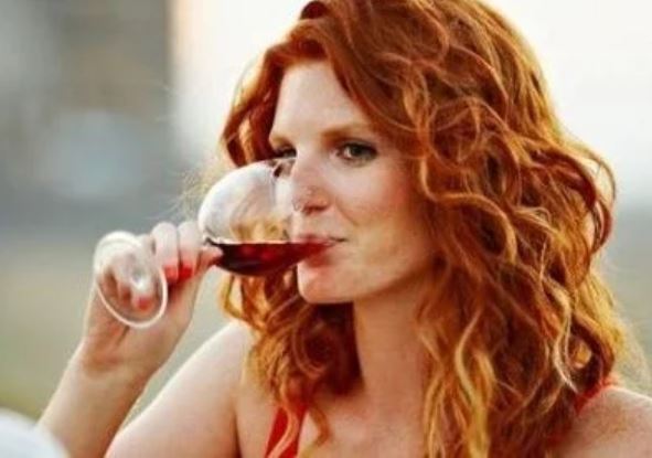 Coge dato: El vino tinto cura la depresión y te hace bajar de peso