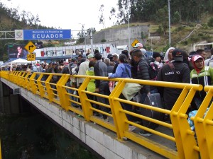 Al menos 10.000 venezolanos tratarán de cruzar a Ecuador antes de implementar nueva visa