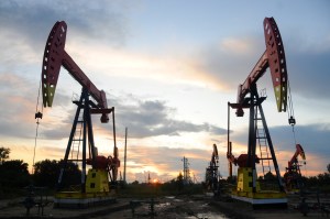 El precio del petróleo se dispara tras el ataque que afectó las reservas de Arabia Saudita
