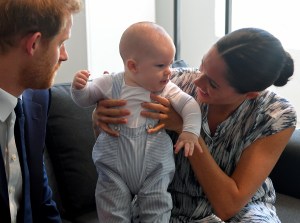 ¿El príncipe Carlos preguntó por el color de piel de Archie? La respuesta desde el Palacio de Buckingham