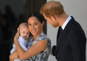 Polémica en la Corona: Carlos III y la princesa Kate se preocuparon “por el color de piel” del primer hijo de Harry y Meghan