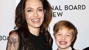 Así se ve el hijo de Angelina Jolie tras su tratamiento hormonal para cambiar de sexo (Fotos)
