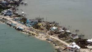 Potencial ciclón amenaza a zonas devastadas por Dorian en Bahamas