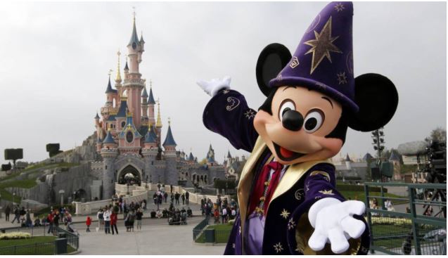 Abre Disneyland Shanghái, el primer parque del mundo de este tipo en hacerlo