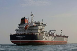 Régimen de Irán confisca un barco y arresta a 12 filipinos