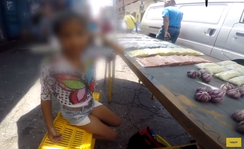 Menores de edad se ven obligados a trabajar por culpa de la crisis en Venezuela (VIDEO)