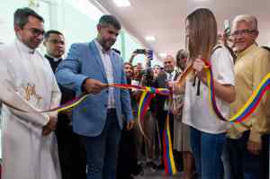 Fabiana Rosales inauguró quirófano en clínica municipal de Lecherías