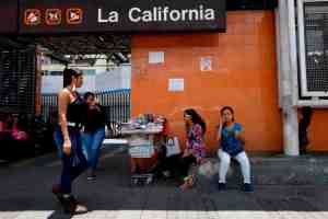 Alertan incremento de la buhonería en el Metro de Caracas