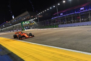 Leclerc da a Ferrari una inesperada pole en Singapur