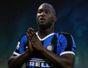 Romelu Lukaku pide a los futbolistas “tomar posición” frente al racismo
