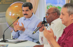 Maduro lanzó flores a los mini partidos, mientras no descarta volver a Barbados