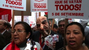 Peruanos marcharon para exigir adelanto de elecciones presidenciales para 2020