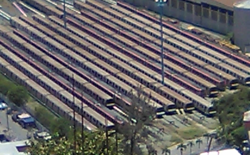 El DECADENTE cementerio de trenes en los patios de la estación Las Adjuntas (FOTOS)