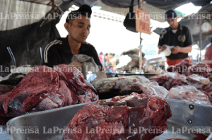 Recortes de vísceras son la salvación del almuerzo para muchos venezolanos