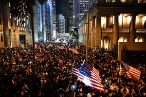 Miles de personas retoman las calles de Hong Kong para protestar