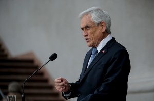 Piñera anuncia tres acuerdos nacionales y ordena presentar querellas a los protagonista de actos violentos