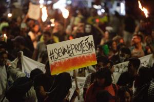 En imágenes: Estudiantes y encapuchados iniciaron protestas violentas en Colombia
