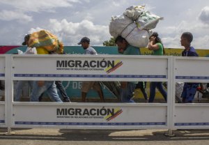 Bernal adelantó que la frontera con Colombia será reabierta próximamente