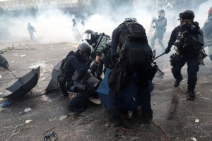 ¡No es Venezuela! Así arremetió la policía china contra protesta en Hong Kong (Fotos) #1Oct