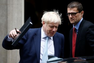 UE e Irlanda se muestran escépticos frente a oferta de brexit de Boris Johnson