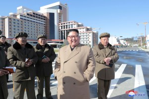 Kim Jong Un a caballo entre montañas nevadas y los rumores se disparan (Fotos)