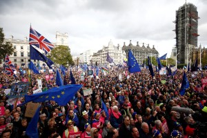 Miles de personas marchan en Londres para pedir un nuevo referéndum sobre el brexit