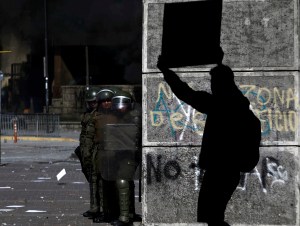 Sindicatos van a huelga general en Chile pese a giro conciliador de Piñera
