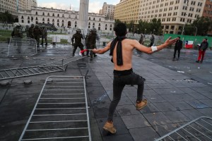 Ejército de Chile levantó el toque de queda en Santiago y Valparaíso