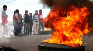 Protestas por “gasolinazo” en Ecuador causa fuertes choques entre policías y manifestantes (Videos)