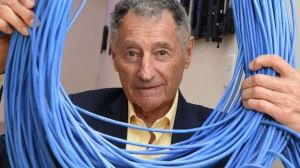 El hombre que interconectó dos computadoras hace 50 años ahora lamenta el lado oscuro de la red