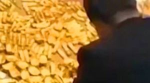 Encuentran 13,5 toneladas de lingotes de oro escondidos en casa de un funcionario chino (Video)