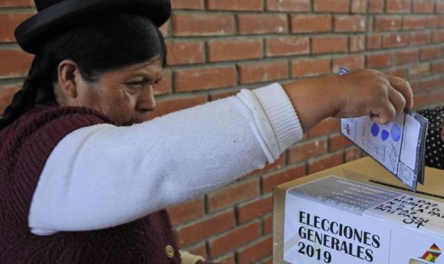 Se mantiene estrecho margen en las cifras preliminares del escrutinio en Bolivia