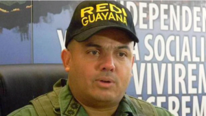 El mayor general retirado Clíver Alcalá dice que a la Fuerza Armada de Venezuela la quieren convertir en un “ejército de mercaderes”