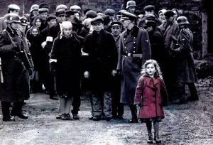 Qué significa la niña del abrigo rojo en la película “Lista de Schindler”