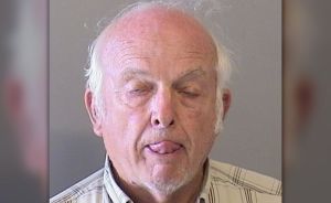 Viejo pervertido arrestado por ser un “masturbador crónico” (Foto)