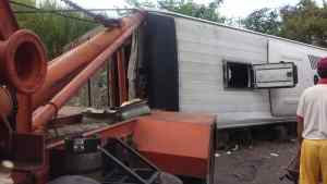 ¡Lamentable! Autobús que iba de Charallave a San Cristóbal se volcó a la altura de Barinas #13Oct (FOTOS)