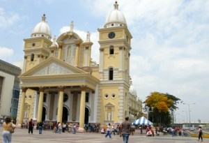 Siga #EnVivo la bajada de la Virgen del Rosario de Chiquinquirá este #28Oct