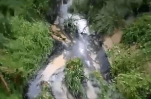 Corren los días y sigue el indignante derrame petrolero en el río Cantaura de Anzoátegui (VIDEO)