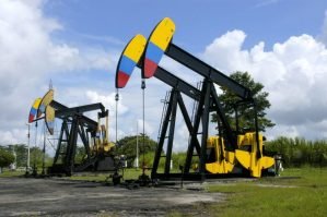 Precio del petróleo venezolano cierra la semana en 51,62 dólares