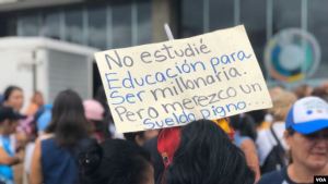 Tras 72 horas de protesta docentes esperan respuestas