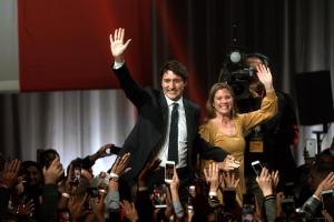 Justin Trudeau gana las elecciones en Canadá, pero pierde mayoría y el voto popular