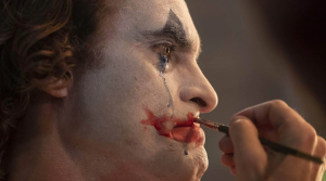 Transformación extrema, risa dolorosa y tensiones: Las cinco COSAS que no sabías sobre el “Joker” de Joaquin Phoenix